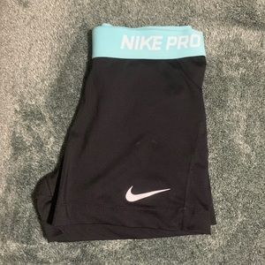 Nike Pro medium women’s black